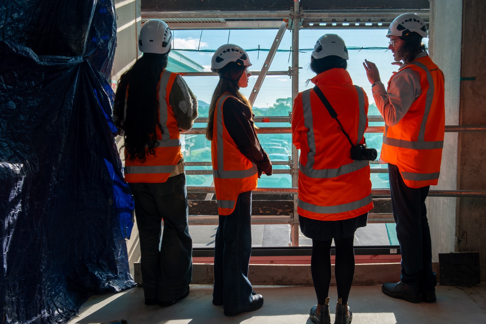 Studio scholars visit Te Ara Whetū